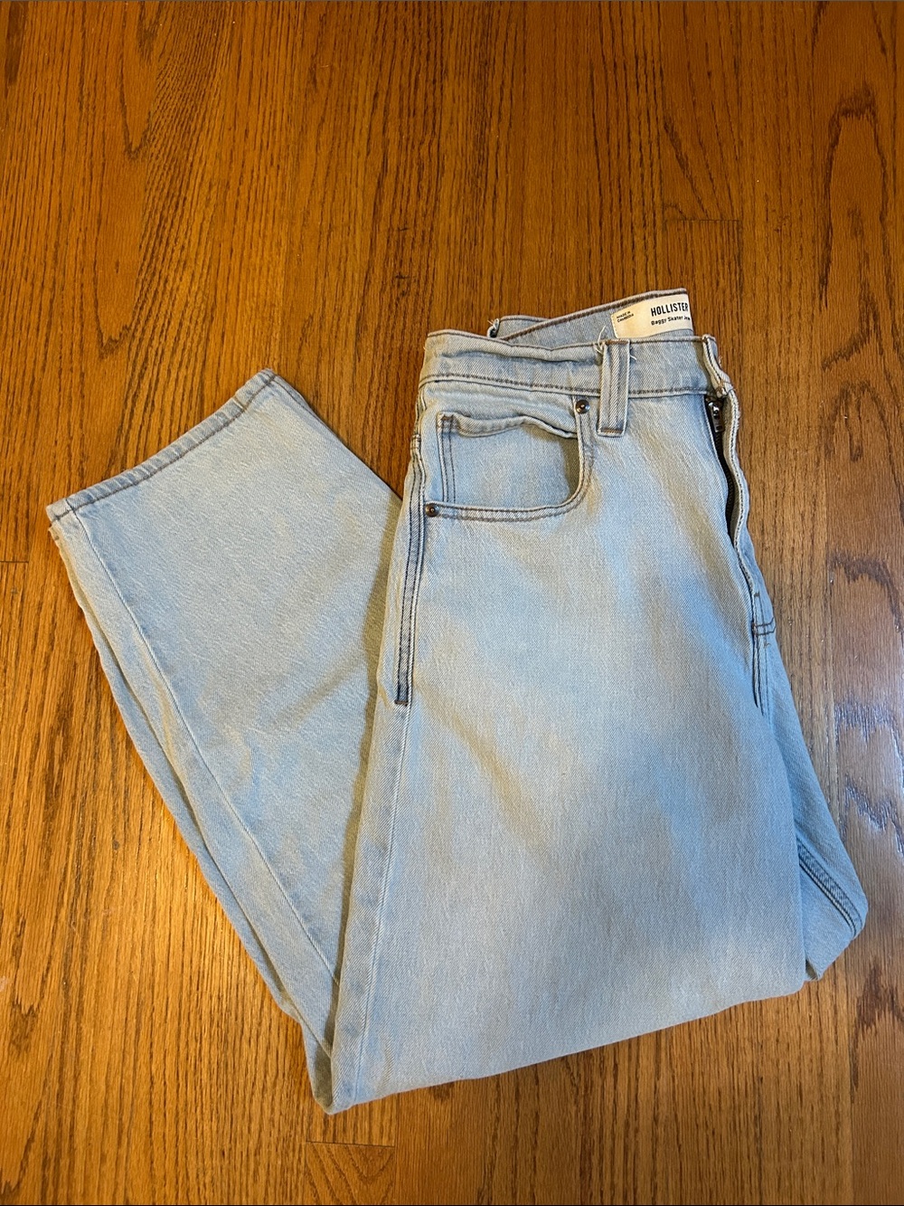 Hollister Men’s Light Blue Baggy Skate Jean